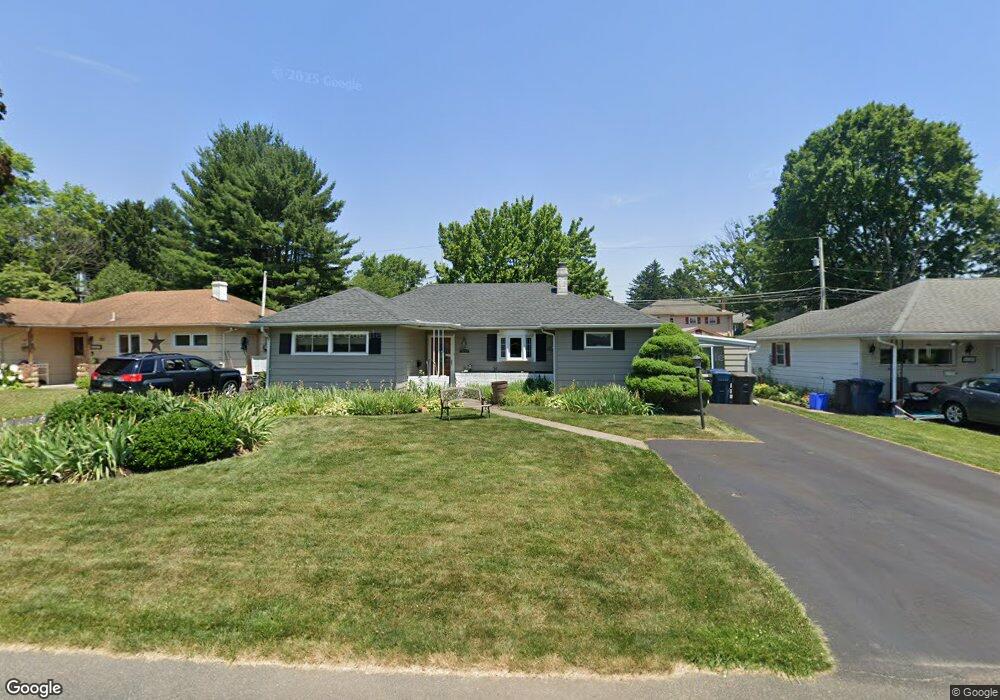 3327 Cambridge Cir, Allentown, PA 18104 - photo 1