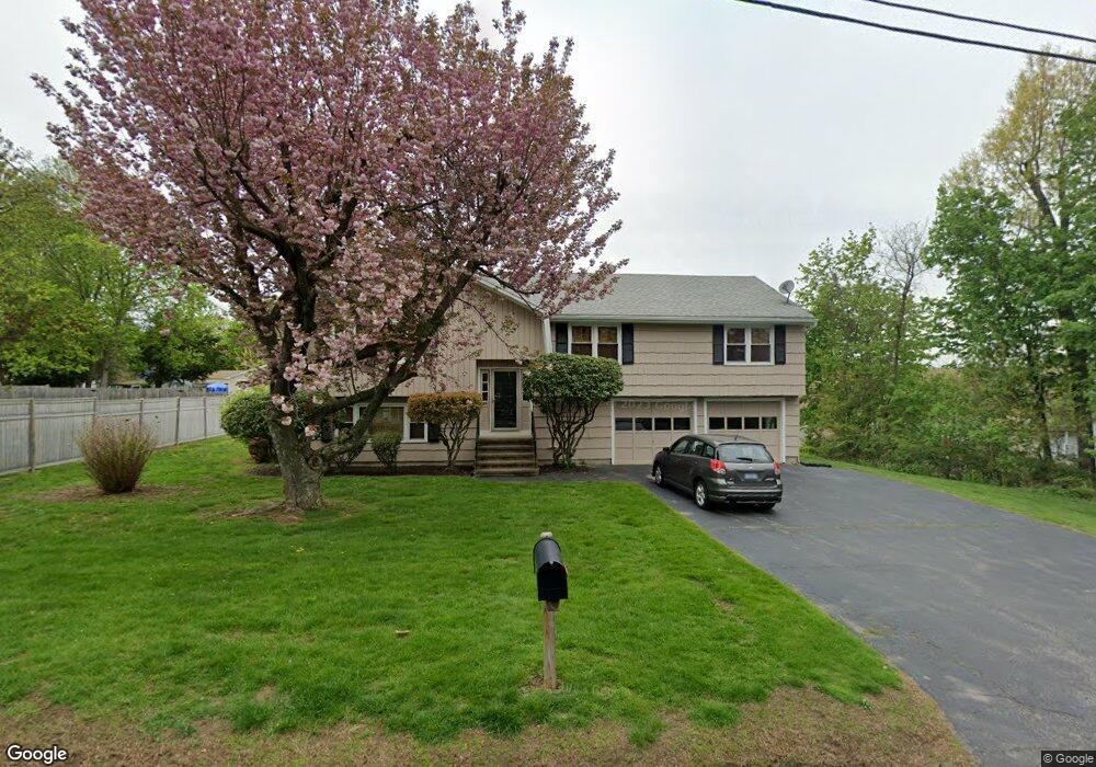 690 Wigwam Ln, Stratford, CT 06614 - photo 1