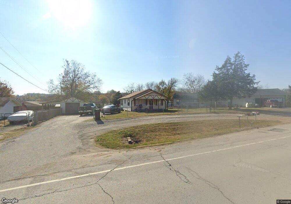 811 E 6th St, Henryetta, OK 74437 - photo 1