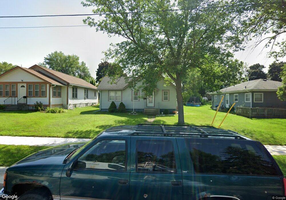 810 Pillsbury Ave, Albert Lea, MN 56007 - photo 1