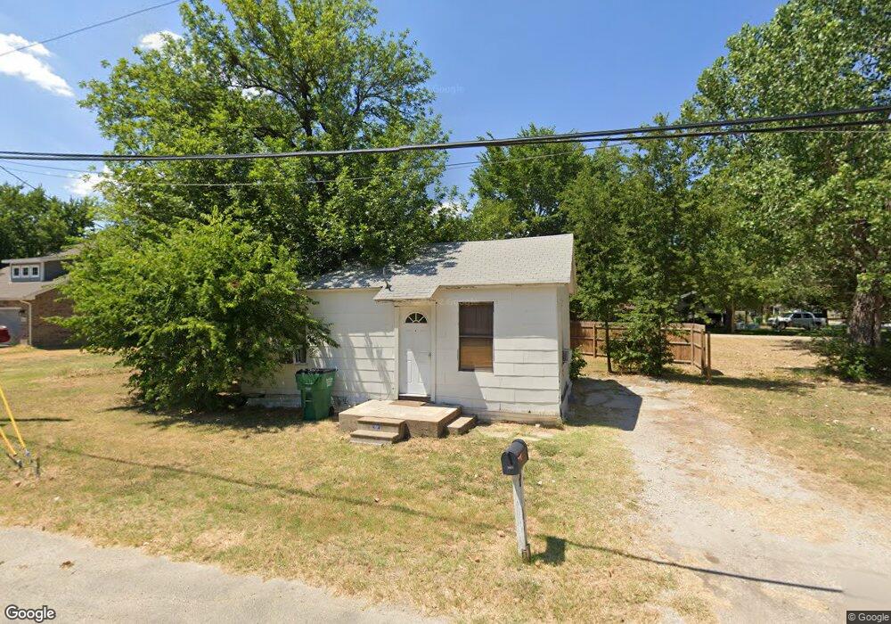 1015 Murphy St, Gainesville, TX 76240 - photo 1