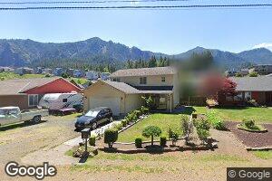 826 SE Forest Ln, Cascade Locks, OR 97014