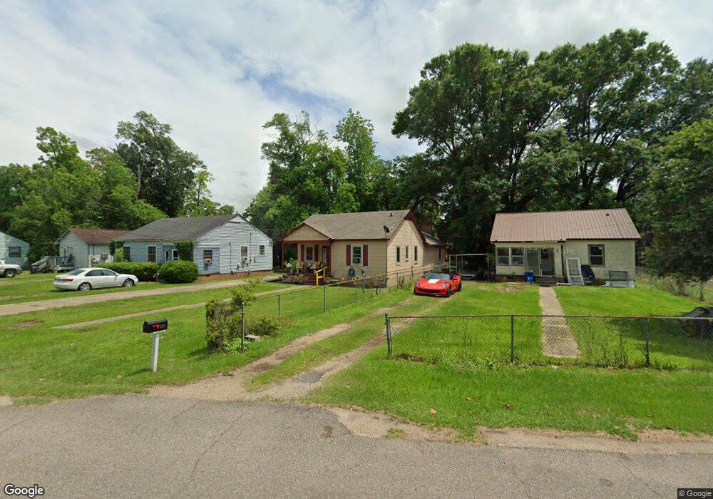 1818 Lee St, Laurel, MS 39440 - photo 1