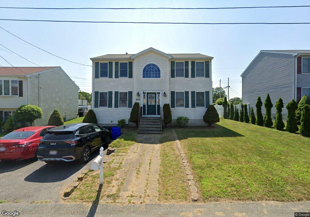 201 Mcmahon St, Fall River, MA 02721 - photo 1