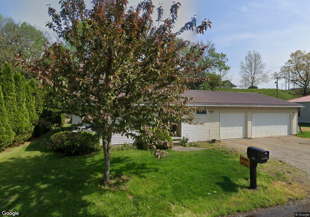 656 Willow St, Coshocton, OH 43812 - photo 1