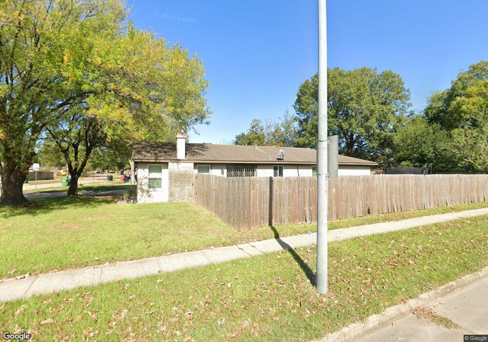 9002 Deer Trail Dr, Houston, TX 77088 - photo 1