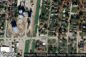 249 S Oak St, Arcola, IL 61910