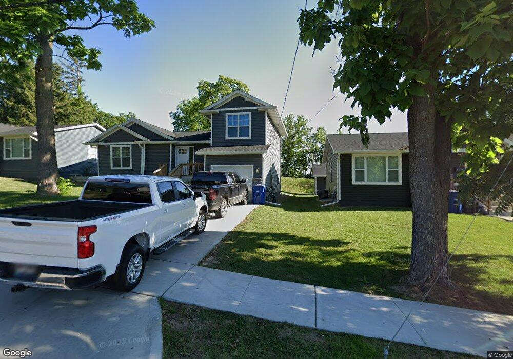 1212 Pioneer Rd, Des Moines, IA 50315 - photo 1