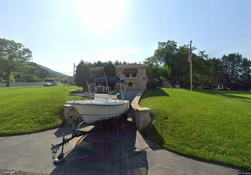 6374 Wagner Dr, Fayetteville, PA 17222 - photo 1