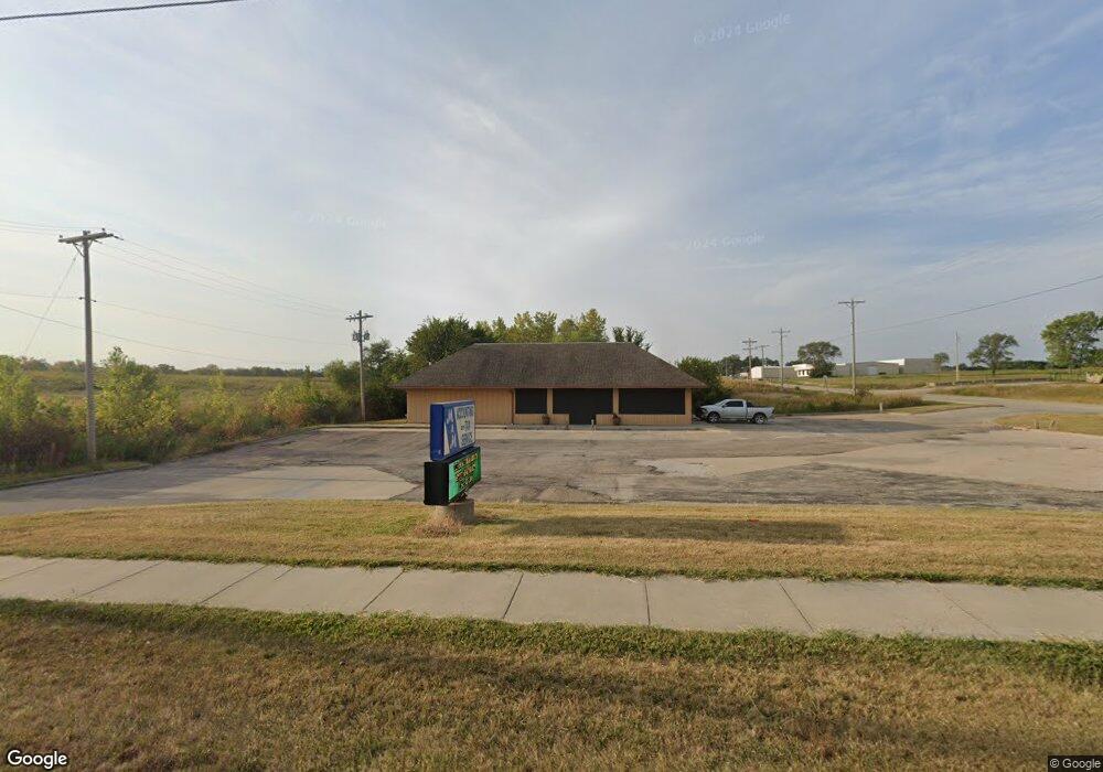 1001 SE 45th St, Topeka, KS 66609 - photo 1