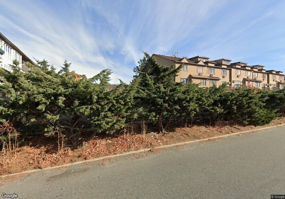 52 Lamped Loop unit 124, Staten Island, NY 10314 - photo 1