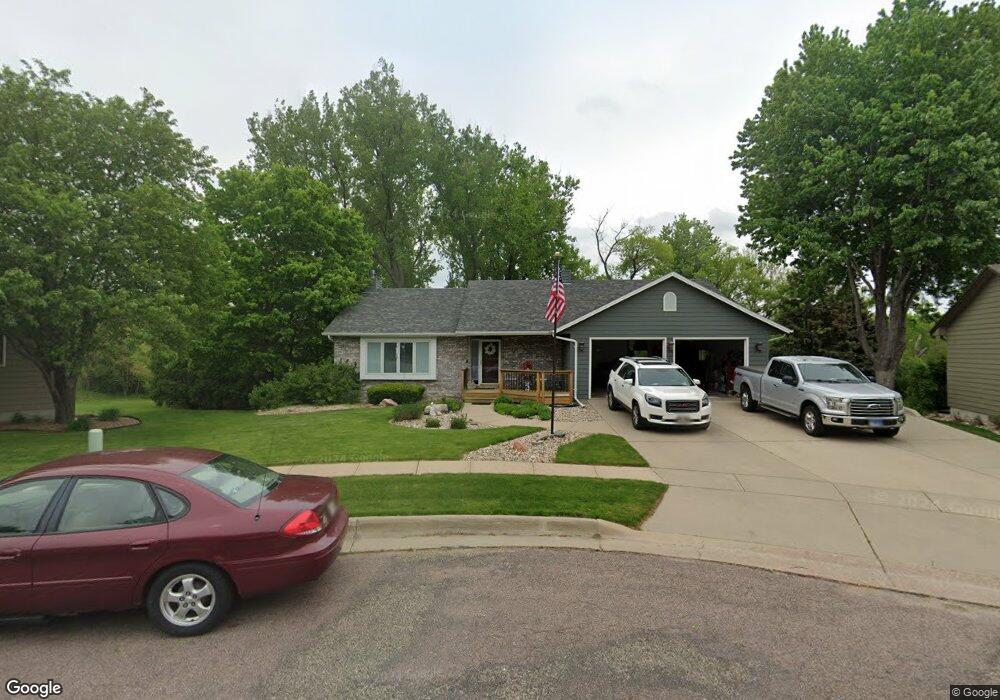 1900 S Gordon Dr, Sioux Falls, SD 57110 - photo 1