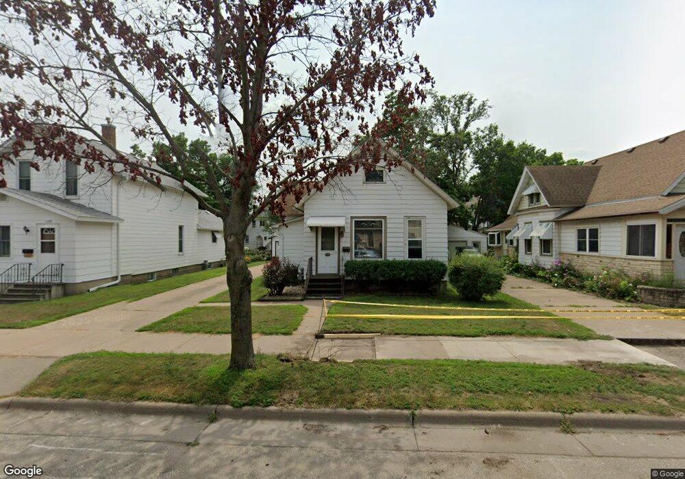 1113 W 5th St, Winona, MN 55987 - photo 1