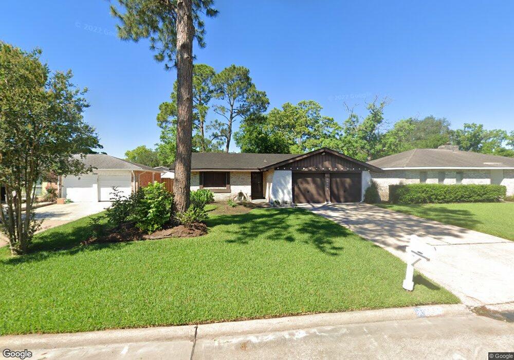 16626 Tibet Rd, Friendswood, TX 77546 - photo 1