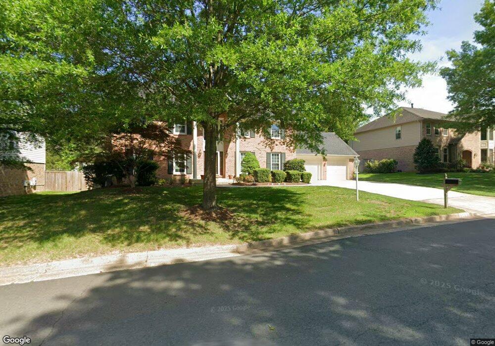 3903 Sandalwood Ct, Fairfax, VA 22031 - photo 1