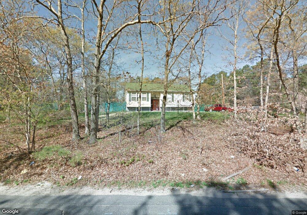 154 Middle Island Rd, Medford, NY 11763 - photo 1