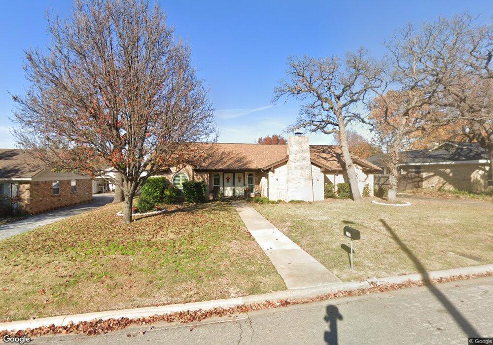 177 Shady Lake Dr, Hurst, TX 76054 - photo 1