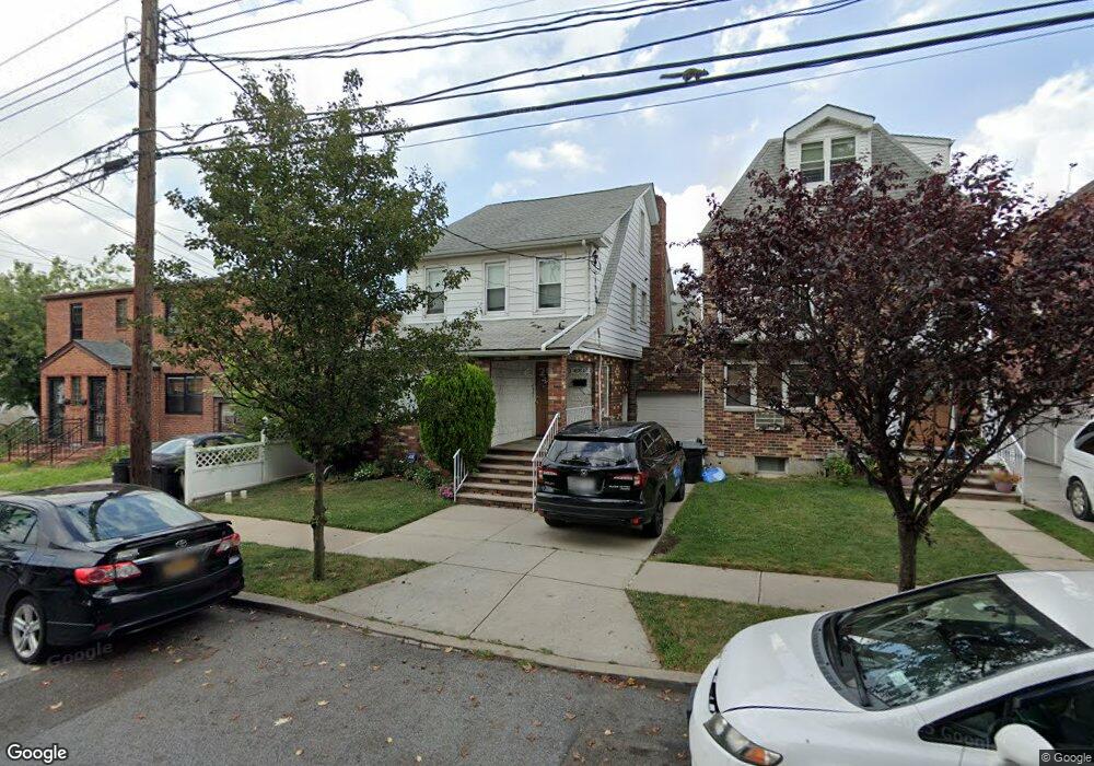 16207 Laburnum Ave, Flushing, NY 11358 - photo 1