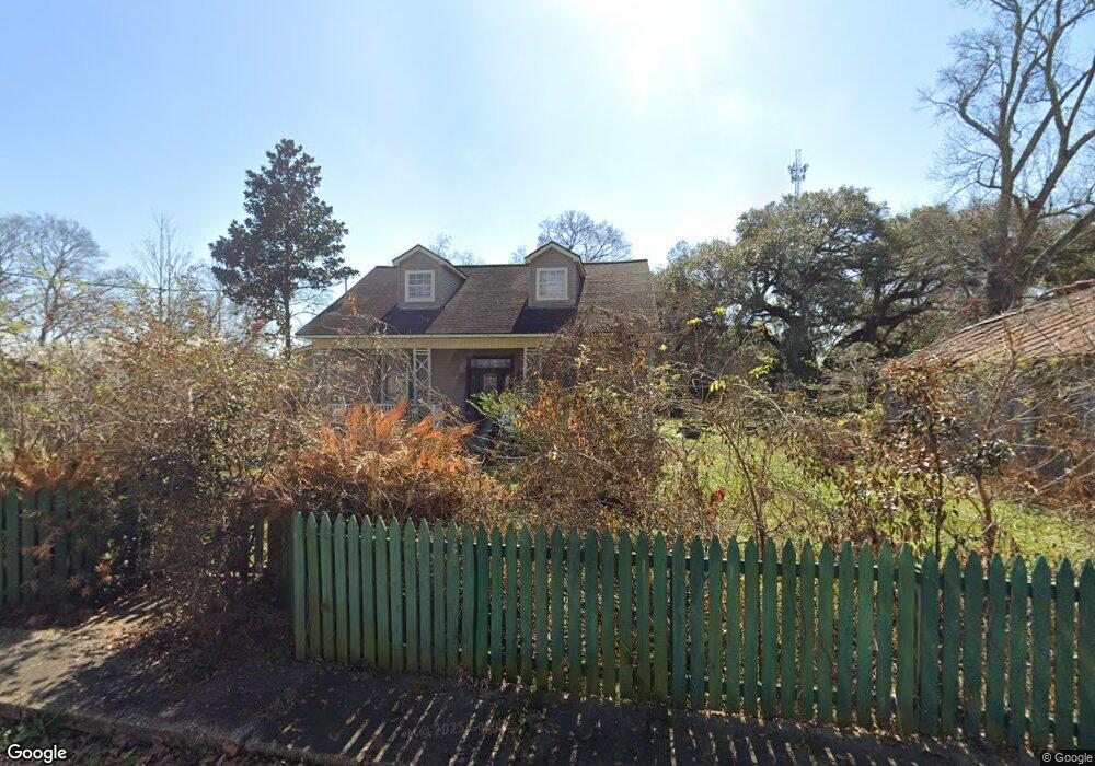 318 Camelia St, New Iberia, LA 70563 - photo 1