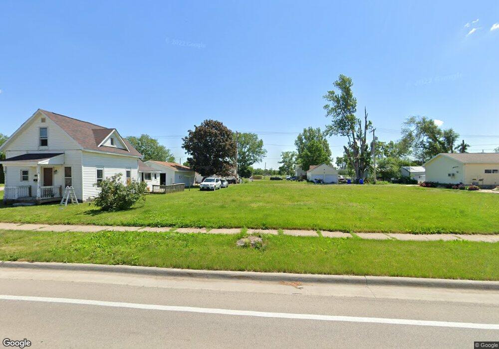 1423 Ellis Blvd NW, Cedar Rapids, IA 52405 - photo 1