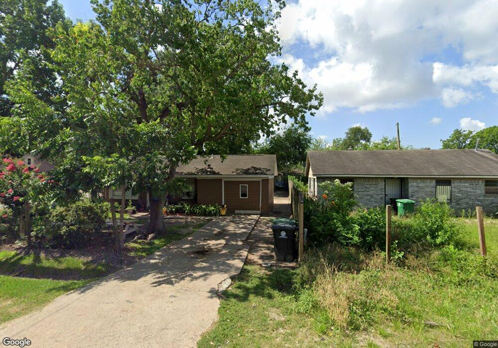 2559 Walcott Ln, Houston, TX 77088 - photo 1