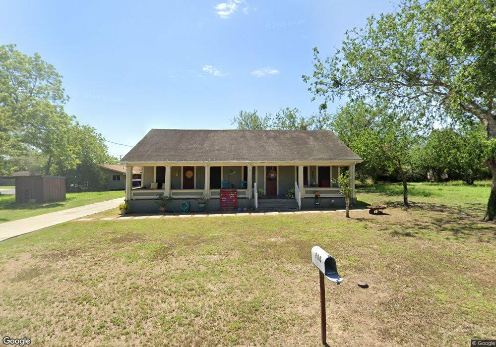 908 E Gramman St, Beeville, TX 78102 - photo 1