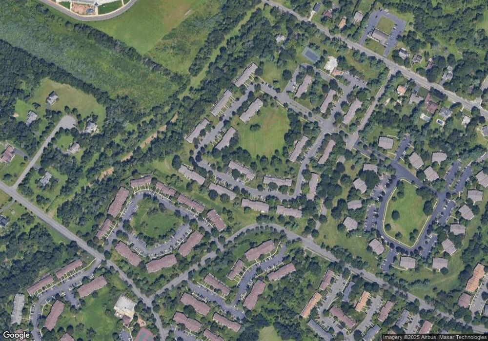 54 Pear Tree Ln unit 76, Franklin Park, NJ 08823 - photo 1