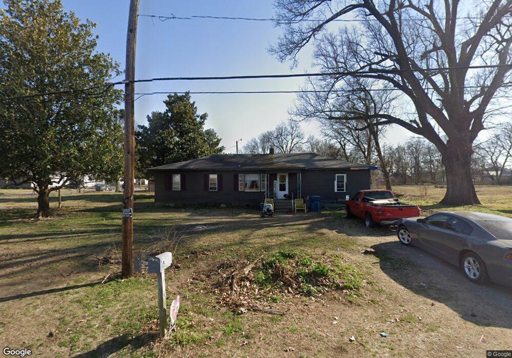 410 Vandenvender Ave, New Madrid, MO 63869 - photo 1