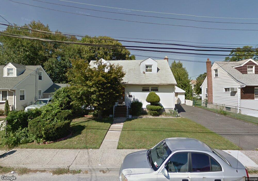 420 Canandaigua Ave, West Hempstead, NY 11552 - photo 1