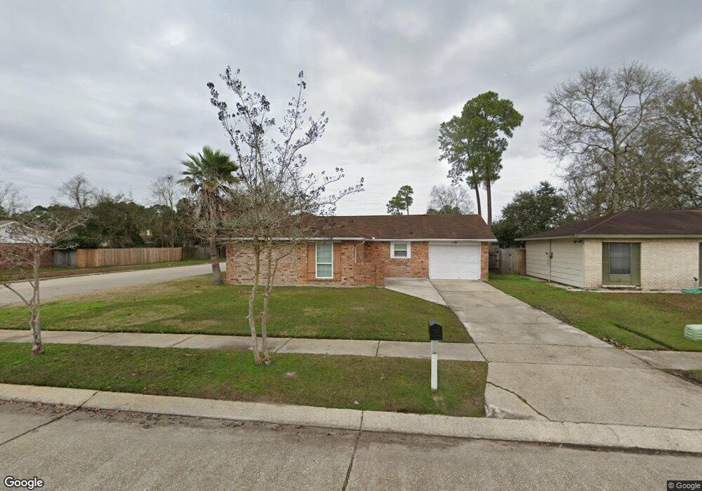 2001 Wellington Ln, Slidell, LA 70461 - photo 1