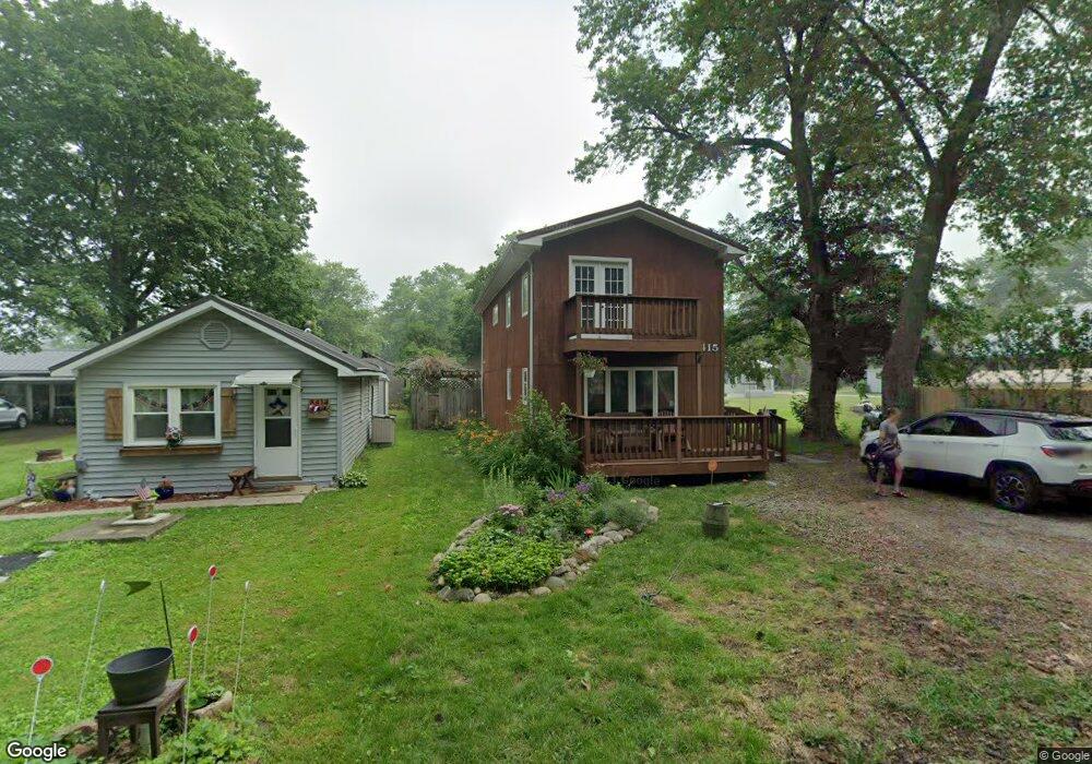 8415 E Avalon Dr, New Carlisle, IN 46552 - photo 1