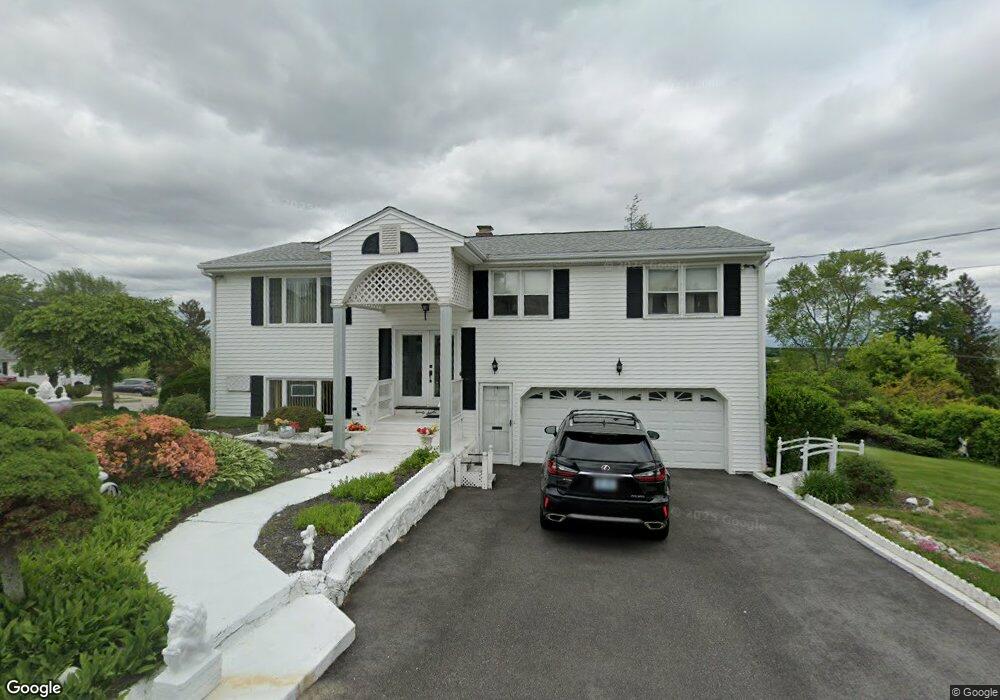 10 Neutaconkanut Rd, Providence, RI 02919 - photo 1