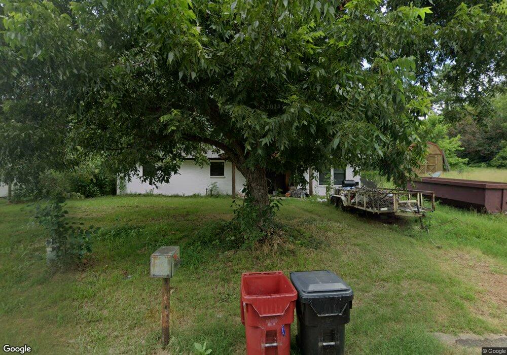 817 N J St, Hugo, OK 74743 - photo 1