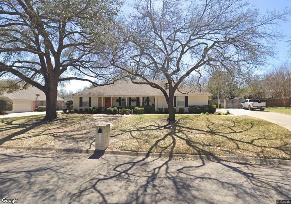 813 Shady Creek Ct, Cleburne, TX 76033 - photo 1