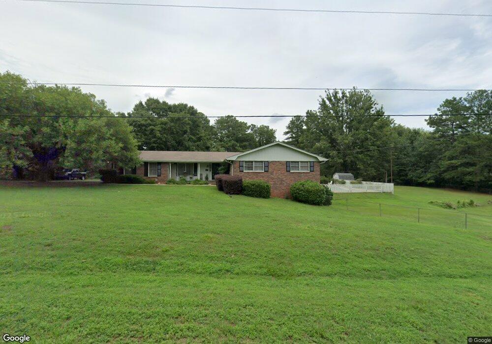 5561 Conway Dr, Marietta, GA 30068 - photo 1