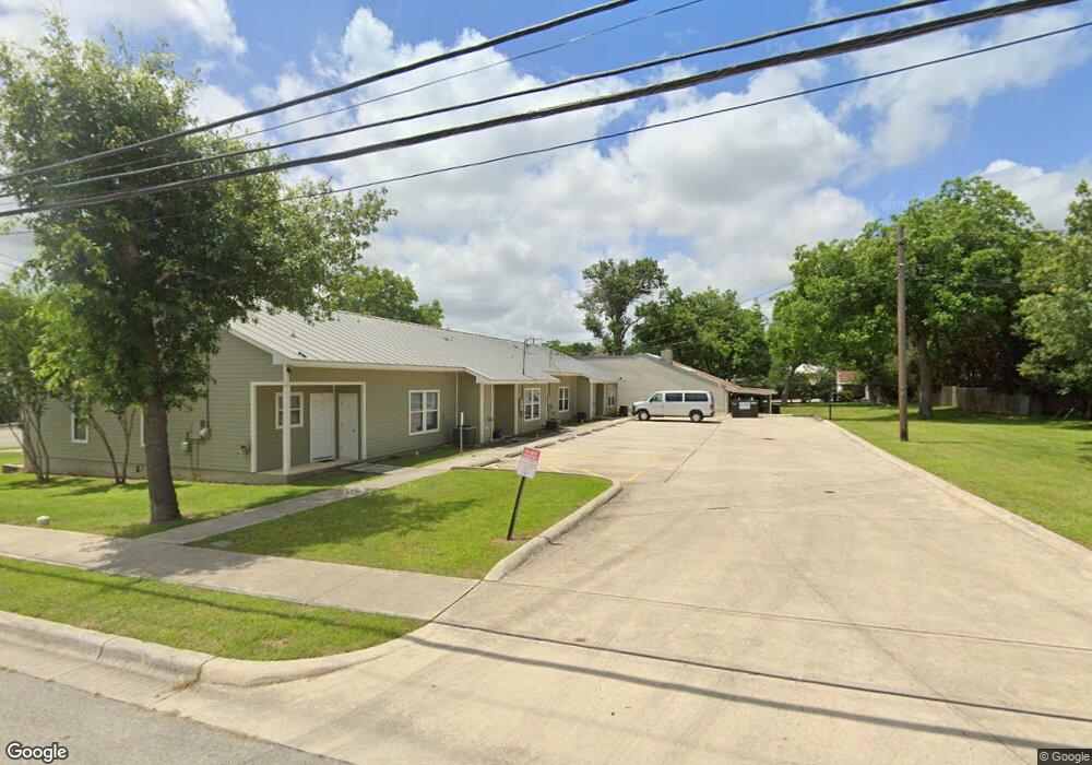 606 W Hutchison St, San Marcos, TX 78666 - photo 1