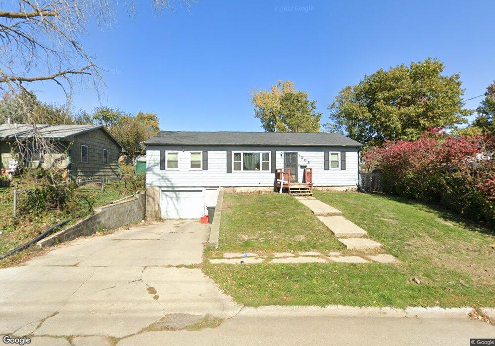 1308 S 6th Ave E, Newton, IA 50208 - photo 1