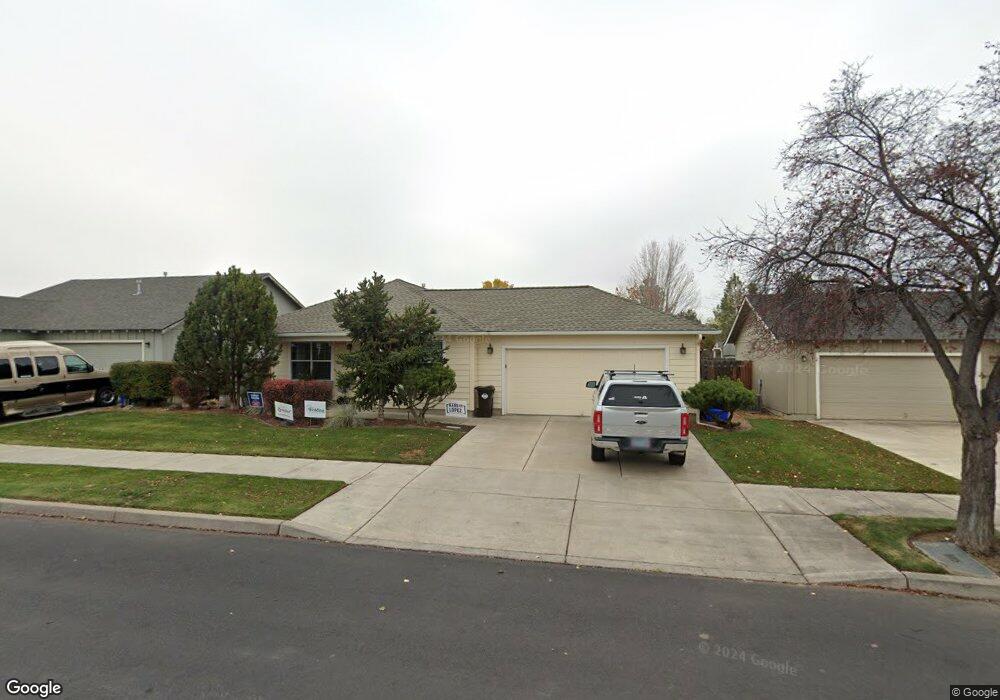 3220 SW Juniper Ave, Redmond, OR 97756 - photo 1