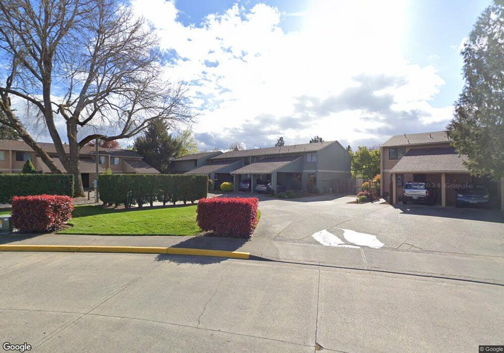 1016 SE Camelot Dr unit C5, Grants Pass, OR 97526 - photo 1