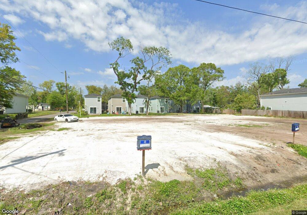 5509 Woodcrest Rd, Jacksonville, FL 32205 - photo 1