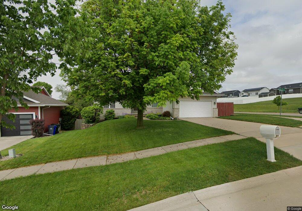 3302 Remington St SW, Cedar Rapids, IA 52404 - photo 1