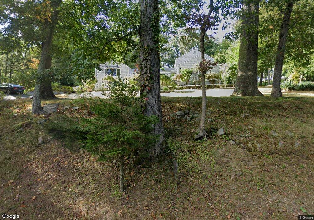 112 E Cross Rd unit 1FL, Stamford, CT 06907 - photo 1