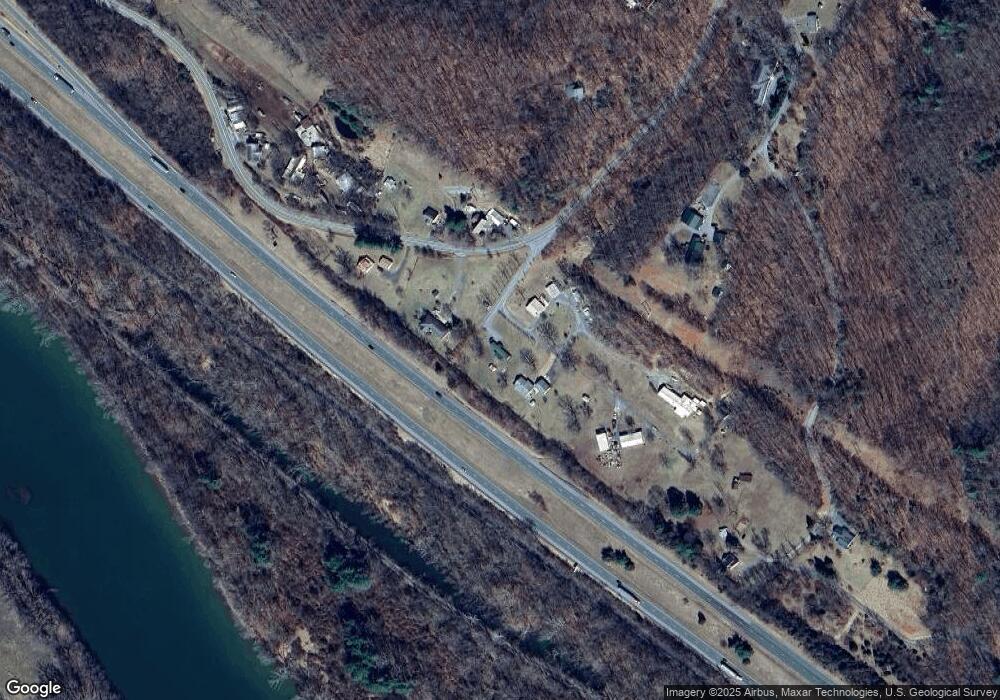 13307 Millstone Cir, Hancock, MD 21750 - photo 1