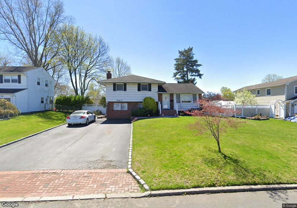 26 Walter Ct, ComMacK, NY 11725 - photo 1