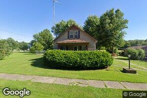 362 E Crickenberger Ave, Nokomis, IL 62075