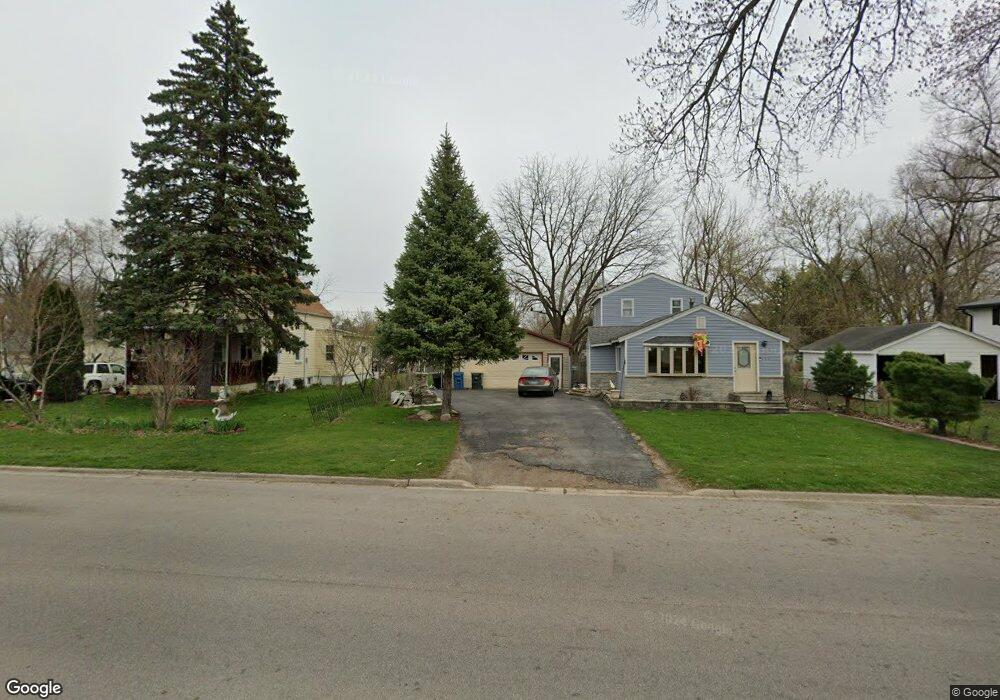 557 N Elmwood Dr, Aurora, IL 60506 - photo 1