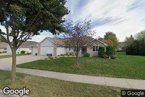 647 Miranda St, Combined Locks, WI 54113