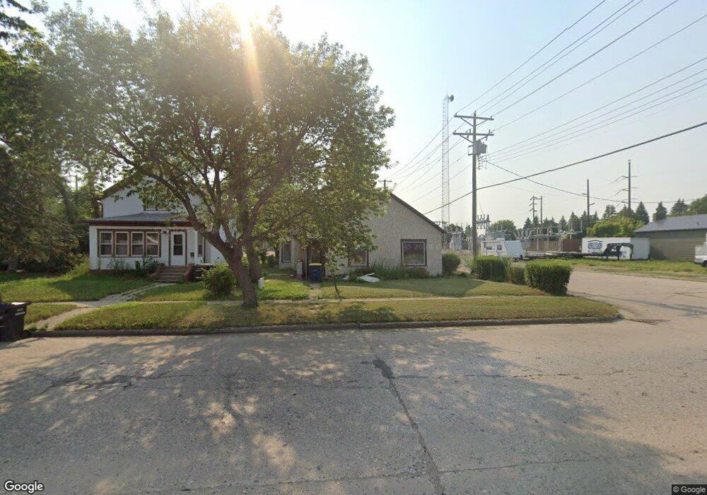 116 4th Ave SE, Jamestown, ND 58401 - photo 1