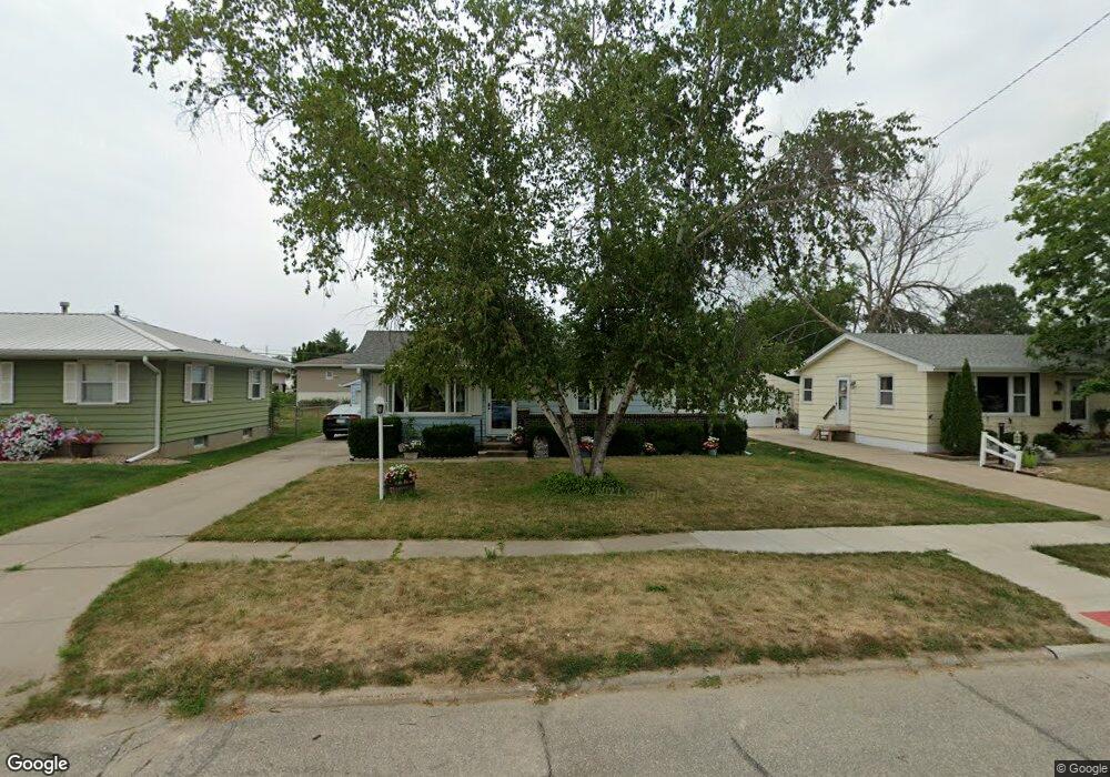 32 27th Avenue Dr SW, Cedar Rapids, IA 52404 - photo 1