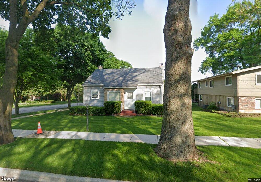 332 S Hubbard St, Algonquin, IL 60102 - photo 1